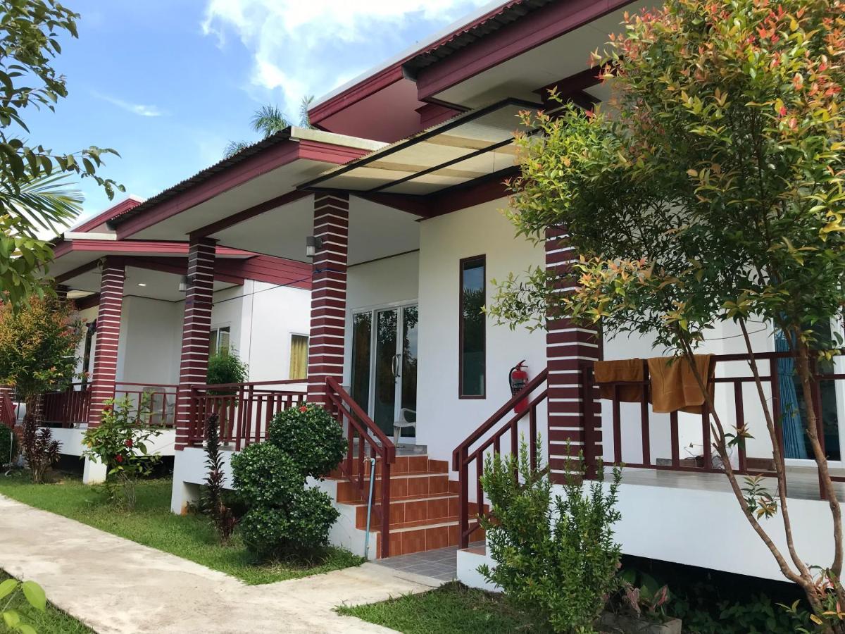 Tara House Hotel Koh Lanta Ngoại thất bức ảnh