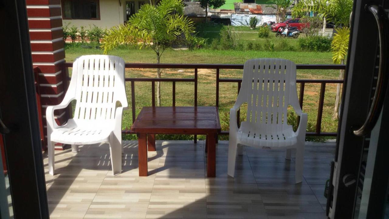 Tara House Hotel Koh Lanta Ngoại thất bức ảnh