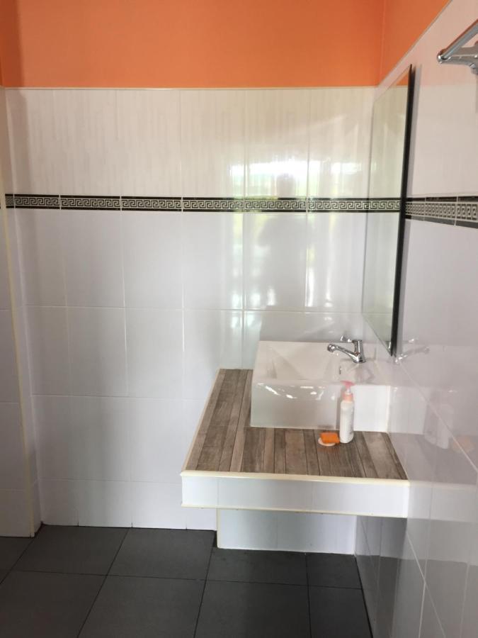 Tara House Hotel Koh Lanta Ngoại thất bức ảnh
